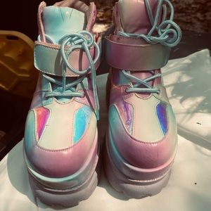 Dollskill platforms size 6